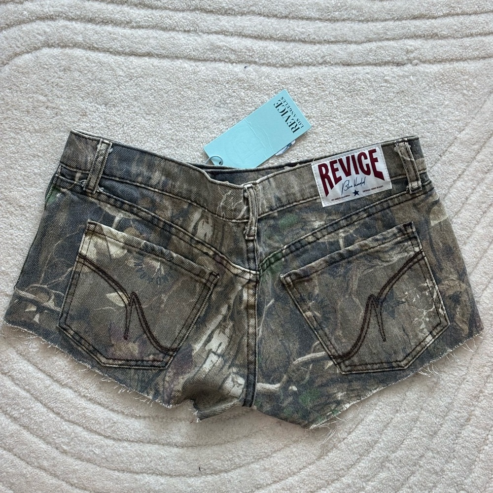 REVICE Camouflage Jean Shorts
